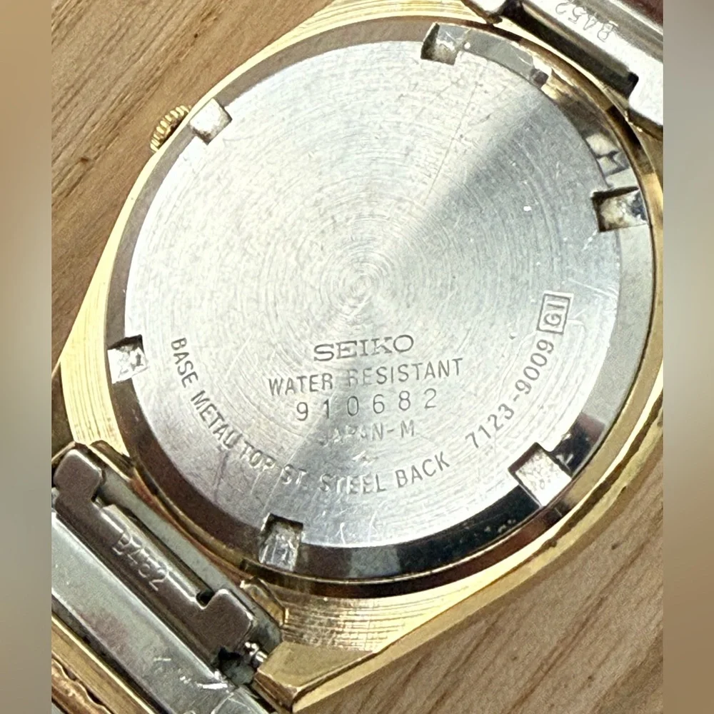 Seiko SQ Rare Vintage Men’s Watch Gold Dial Case Bracelet Hands New Crystal